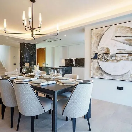 New V4 Bdrm Bella Vista